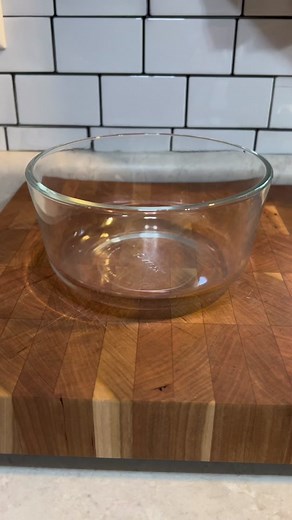 PROTEIN CHOCOLATE PUDDING 🍫 ✅ Entire recipe not including toppings = ✅ 290 CAL, 32p, 37c & 2f. ✅ Serves 4. 🍫 1 box sugar free chocolate pudding 🍫 1 chocolate muscle milk 🍫 2oz water #proteinpudding #highproteinrecipes #proteindessert #lowcal #lowcalorierecipes #lowcaldessert