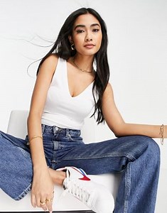ASOS DESIGN cropped tank top with v front and back in white | ASOS
