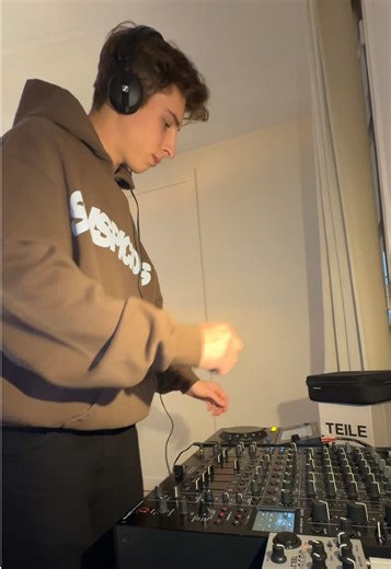 Understanding Pioneer DJ Equipment for Afro House Music