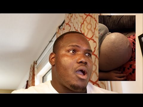 Baby moving in belly kicking and sticking legs out! Pregnancy Reaction *MUST SEE*😳😳