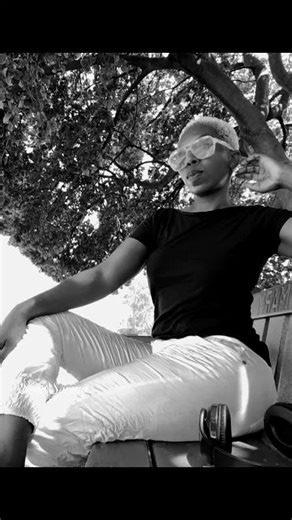 Sebe Spring and Flora 🌻💛🎶 Out in nature is where I get to recentre 🙏🏽 #newmusic #2026 #soul #africa #afrosoul