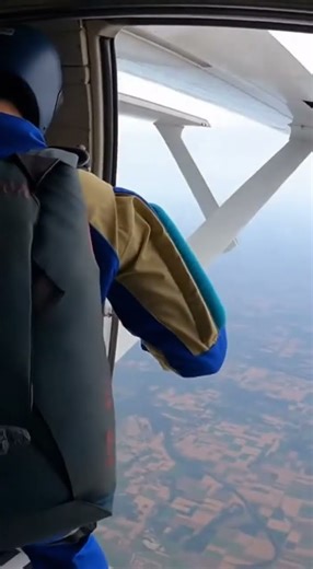 He asked: "Are you ready?" Her final word: "READY!" 🫡 #Skydiving #Ready #shortsvideo