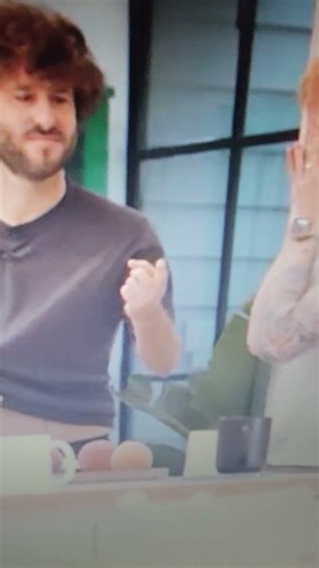 Ed Sheeran smells LIl Dicky's belly button! LMFAO 🫣🤣 #edsheeran #funnyshorts