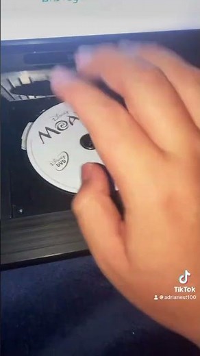 Onn. 1.16 Portable Blu-ray Disc/DVD Player Kit