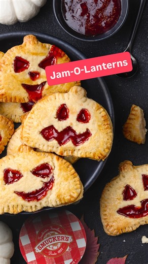 Your fright night fuel-up with Smucker’s Strawberry Jam 👻 | Smucker's