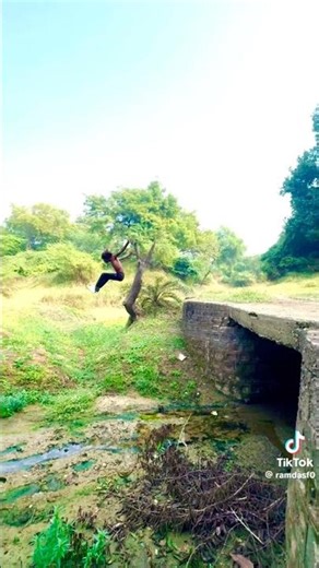 Majix PX aka. Steve Jalal Runs Away From Cops. Christina Steals from Tiramisu Restaurant Montreal