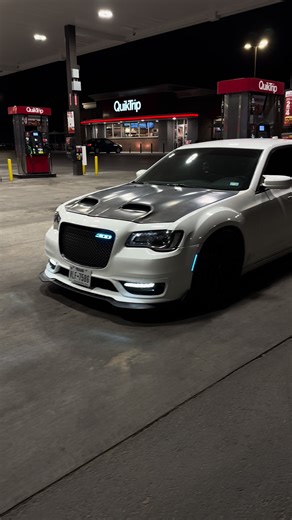 White Chrysler 300 #chrysler300 #chrysler #clean #foryou #fyp