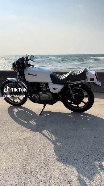 魅力的なKawasaki Z750FXの魅力