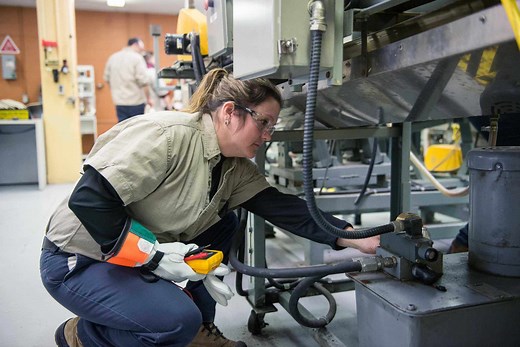 Électromécanique de systèmes automatisés et double DEP - École des métiers spécialisés de Laval