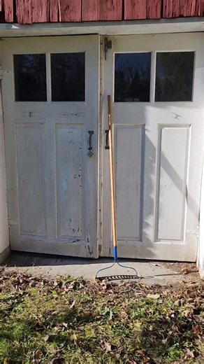 Eric on Instagram: ""Christmas Peace on Earth,Little Drummer Boy" - Bing Crosby & David Bowie 1977 "Young Bingo from Bingville" 1910. We take for granted, depending on which direction we know history from, but Bing, a star in the 1920s, crossed over David Bowie, releasing in 2016. 100 years. That's why he was still current in 1970 for Rankin Bass Christmas, as himself. As were Dick Shawn and George Irving (b. 1922) as The Heat Miser brothers, Like Bing, each animation puppet an image of themselv