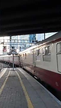 LSL Class 47 & 57 arriving into London Paddington in the Evening