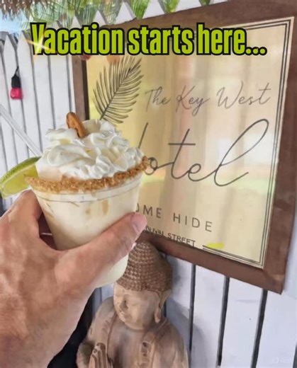 🌞🌴 Start your vacation in the center of it all at The Key West Hotel. We are hidden 🙈in plain sight, located on Duval street but 70 feet tucked away from the ambient excitement Duval street brings. You will understand why everyone says “come hide…” Kick back and relax at our very own open air tiki bar, The Bali Bar has live entertainment nightly for your enjoyment and many guests find no reason to leave our hidden oasis. 👉Book now directly on our website for better rates! #thekeywesthotel #c