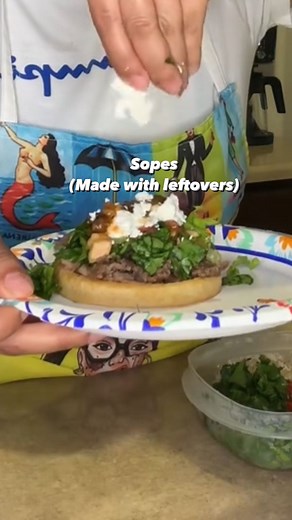 49K views · 1.8K reactions | Sopes using leftovers Ingredients: Sopes Leftover bistec Leftover frijoles Lettuce, tomato, sour cream, salsa, and cheese Aqui no se desperdicia, we eat it all! Plus this is super easy and fast! I bought the sopes at @elsupermarkets #recetasfaciles #recetascaseras #recetasmexicanas #sopes #leftoverrecipes #leftovers #mexicanrecipes #mexicanfood #bistec #cheese #elsuper #quickmeals #elpaso #elpasoblogger #elpasofoodies #recetasrapidas | Huevonalife | Facebook