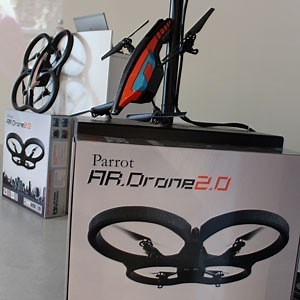 スマホで動かせる空飛ぶラジコン“AR. Drone 2.0”が、ついに日本上陸！ | ファミ通App【スマホゲーム情報サイト】