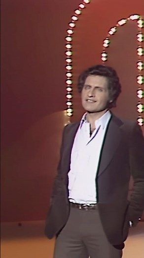 Retrouvez « The guitar don’t lie » préformé par Joe Dassin en 1980 sur la RTBF 🎸🎶