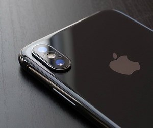 La protection finale pour votre iPhone X😎✨ Protection pour la caméra arrière de votre iPhone X est maintenant disponible💎 Camera arriere iPhone X: https://amzn.to/2HQG9kZ | Spigen France