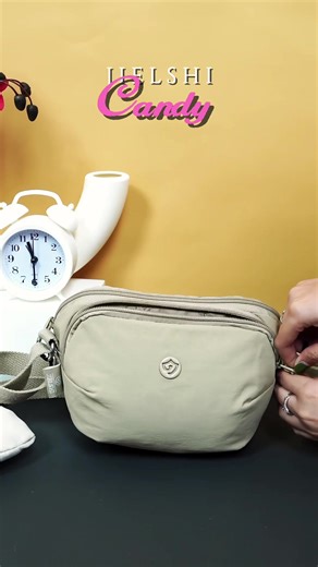 Tas selempang candy, bahan lembut, gembul, stylish🥰😍😘#taswanita warna putih dan biru #taskekinian #fyp #tgr01
