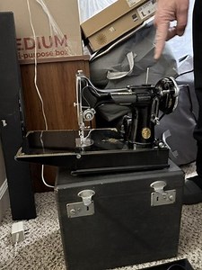 Vintage Singer Sewing Machine221 Featherweight 1950s- mint!!! | eBay