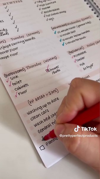 #prettyperfectreset SUNDAY SET ME UP ready for the new week! I hope everyone had a lovely, relaxing, recharging weekend (whatever you was doing 🥰) heres to a fresh new week #sundaysetmeup #planning #organisation #sundayreset #prettyperfectproducts #reset #homereset #weekendreset #prettyperfectplanner #organisedhome #organisedlife