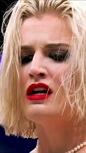 #ToniStorm & #KrisStatlander share a moment before #aewwrestledream 💋 #aewdynamite