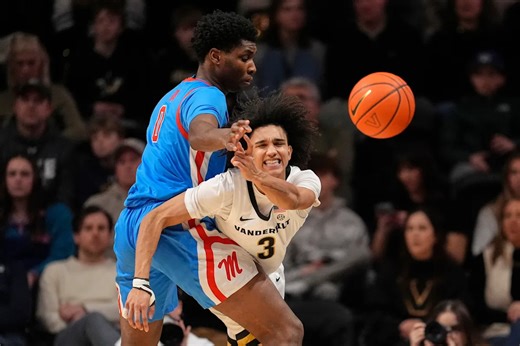 No. 18 Vanderbilt survives Ole Miss 71-68 in game moved because of storm