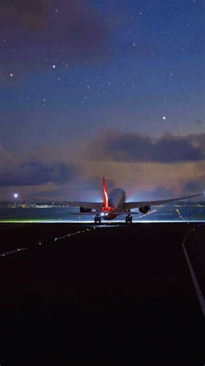 Liftoff into the stars! ✨😍✈️ Qantas Boeing 787 departure from Sydney. From Microsoft Flight Simulator 2020. #flightsimulator #msfs #aviationdaily #boeing787 | Flight Playground