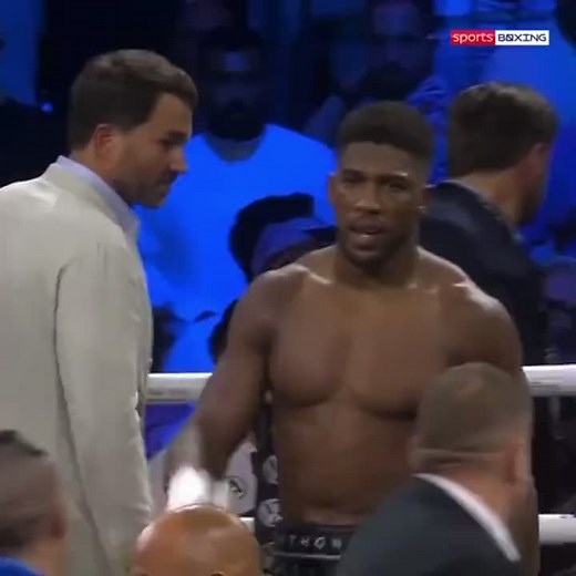 Anthony Joshua shows Usyk respect after their fight. So many statements were taken out of context! #fightclub247 #boxing #fighter #usykjoshua2 #anthonyjoshua #champion #forthefans