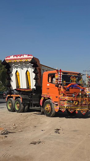 Pakistani truck on Reels