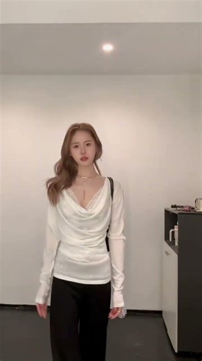 Stylish Early Spring: Korean Tops & Pants Combos for Trendsetters