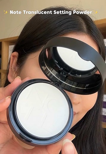 ✨Set, Protect, and Perfect Your Skin! Our translucent setting powder is your new on-the-go essential with amazing benefits: ✨Blue Light Protection ✨Lightweight Matte Finish ✨Softens Fine Lines ✨Moisturizing ✨For All Skin Types & Tones #notecosmetique #notethatbeauty #notecosmetiquenepal #makeup #notecosmetics #notebeauty #notemakeup #makeupessentials #translucentsettingpowder