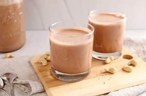 Cashew Chocolate Milk - Healthy recipe - Plant Based Jess