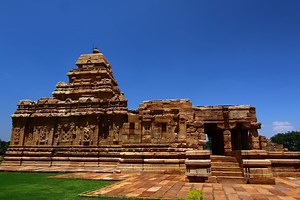 パッタダカルの寺院群