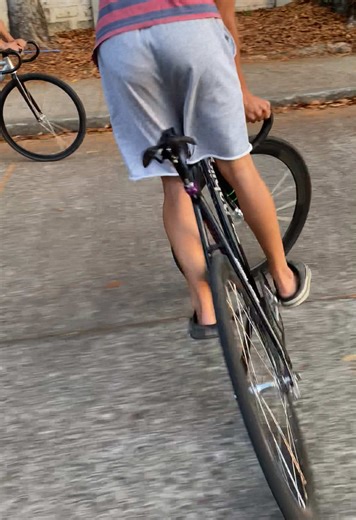 Fixed Gear Bike Skills: Mastering the Skid