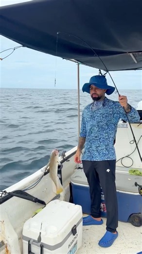 Pescando en mar abierto por primer vez con mis amigos COREANOS🎣🔥 | fishing