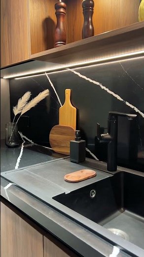 Black Quartz Countertop Kitchen Island Design