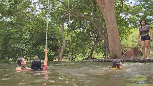 16K views · 234 reactions | Chicas hermosas disfrutando de este lugar. | Chicas Plus | Facebook