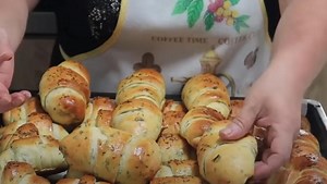 Brzo testo bez nadolaženja - Recept za kiflice koji je oduševio domaćice, sprema se i peče za menje od sat vremena, ukus je božanstven