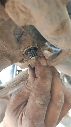 How to Drain Oil from a Motorcycle Engine#shortvideo #oil #motorcycle