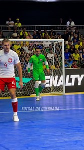 Esse aí é o Kaluza 😳🧤 #copadasnações #futsal #futebol #esporte #esportes #video #viralvideos #goleiros | futsaldaquebrada