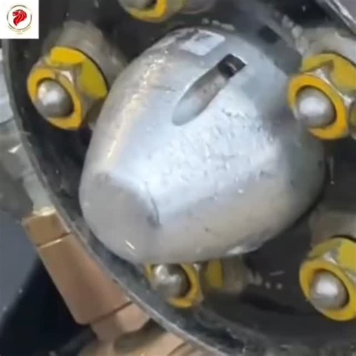 *Hold lug nuts in your mouth*? That’s how early NASCAR crews did it! As stops sped up, some teams dangerously skipped nuts. After loose wheels caused havoc, the 2022 car fixed it with one giant change: a single lug nut. Safety, sealed. 🏁 #Yamamototube #NASCAR #RacingHistory www.yamamototube.com Bit.ly/yamamototube | Yamamototube