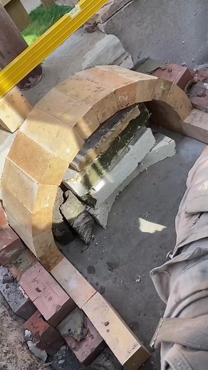 Pizza oven build 🧱🍕 part 7 🧱 #pizzaoven #learn #diy #pizza #fyp #build