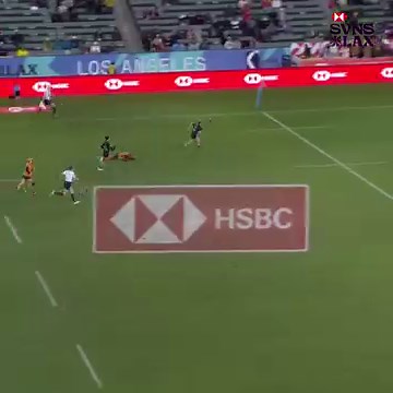 Stunning from Michaela Blyde 🤯 NZ Sevens lead 12-7 at the break... #HSBCSVNS | #HSBCSVNSLAX | World Rugby Sevens