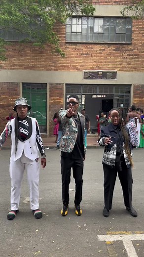 😂🙆🏾‍♂️ i blame @Khethiwe & @Lady Pogba for this 😩 #vira #newchallenge #amapian #fascinatorjohnbravo #johnbravofascinator