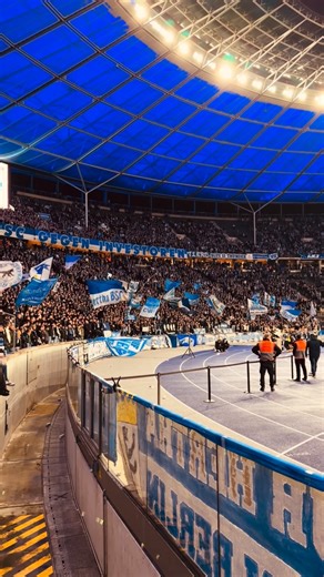 ✈️⚽️🍺 on Instagram: "Jahresrückblick 2025 🌍 87 Spiele in 13 Ländern ⚽️ 32/37 Hertha BSC 🚙 31.626 km ✈️ 36.688 km 🚅 1.944 km Das Jahr 2025 neigt sich dem Ende zu, und es ist wieder Zeit, zurückzublicken. Mit 16 Ländern (davon 3 ohne Fußball) schloss ich das Jahr mit meinem persönlichen Rekord ab. Leider verpasste ich fünf Pflichtspiele mit meiner Hertha, sodass dringend Besserung auf dem Plan steht. Mit Next.Ground gründeten wir im August den Kanal Next.Geier.Kurvenfeuer, um unsere Hertha-Com