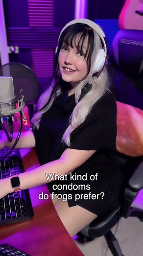 Drew Gulliver on Instagram: "Frog boop - #singingpuns #puns #dadjokes #jokes #comedy #punny #boop #igreels #explorepage"