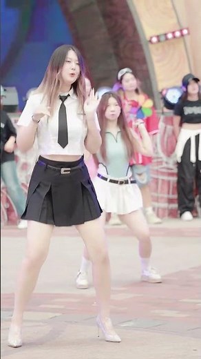 顶胯舞 Up & Down #随机舞蹈 #这谁顶得住啊 #updown #完美身材 #谁能拒绝天津欢乐谷的甜妹 #Tianjin