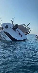 The boat crush to ship #ship #ocean #incredible #herrible #scarry #recording #standby #boating #shipport #WavesOfCalm | Amazing Light
