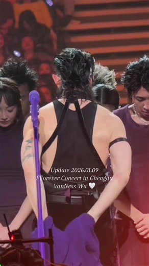 VanNess Wu di FForever Concert: Makin Keringetan Makin Glowing