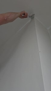 388K views · 730 reactions | This is probably a little bit basic for you lot, but I filmed a quick demo on how to avoid roller marks on a ceiling. The paint used was Albany AF1 from Brewers Decorator Centres. | Decorators Forum UK | Facebook