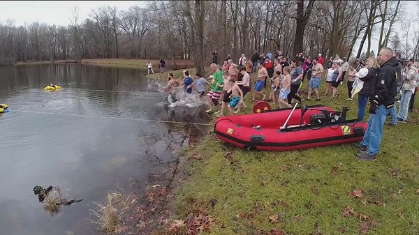 Dozens make a splash in Springfield to mark the start of the new year